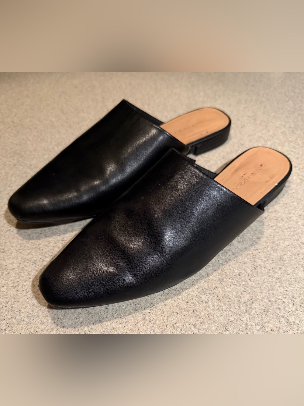 Banana Republic Black Mules 7.5